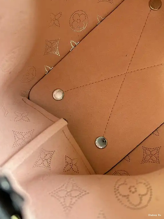 BELLA LOUIS VUITTON 0610